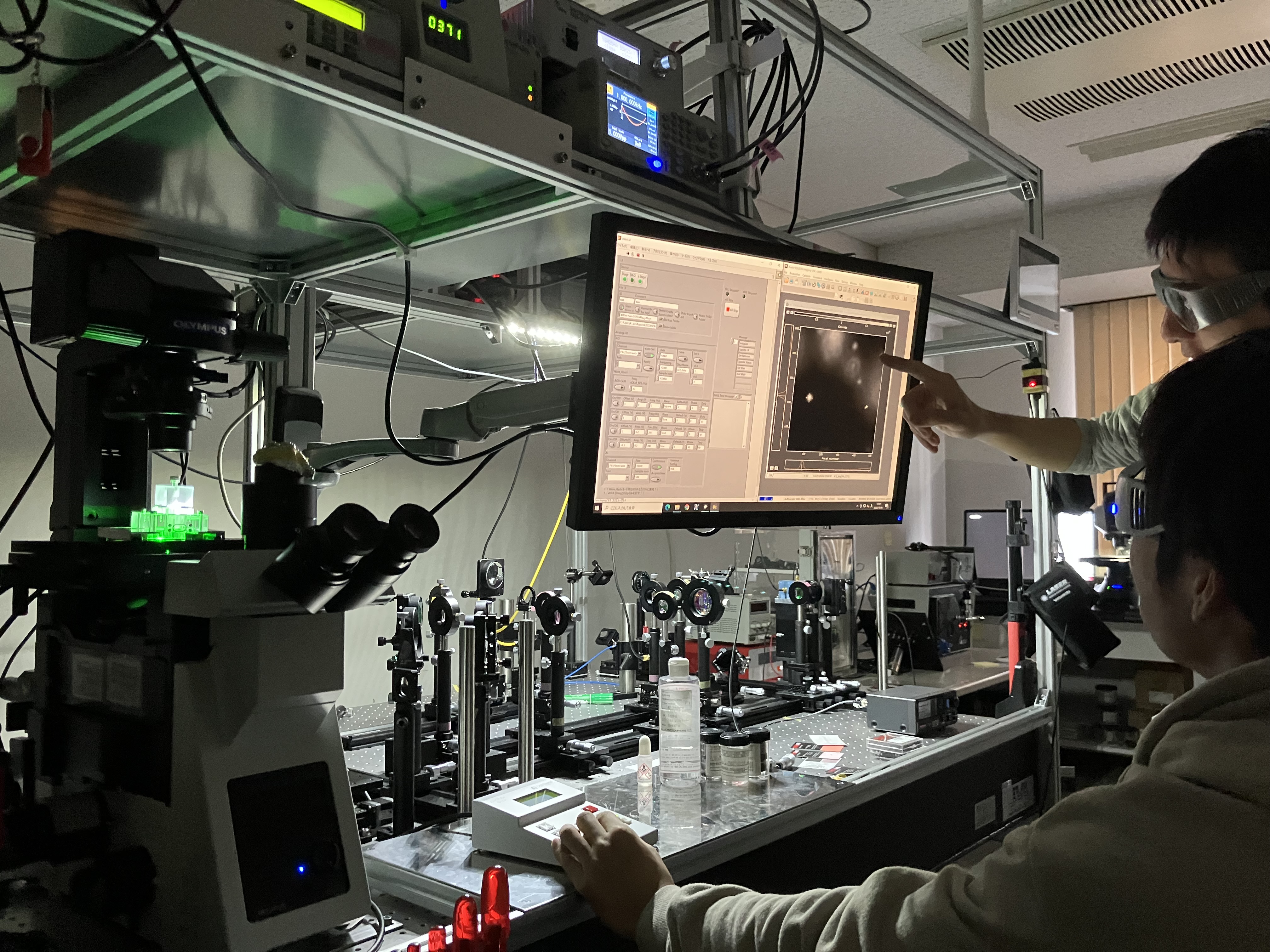自分たちで構築した実験系の様子