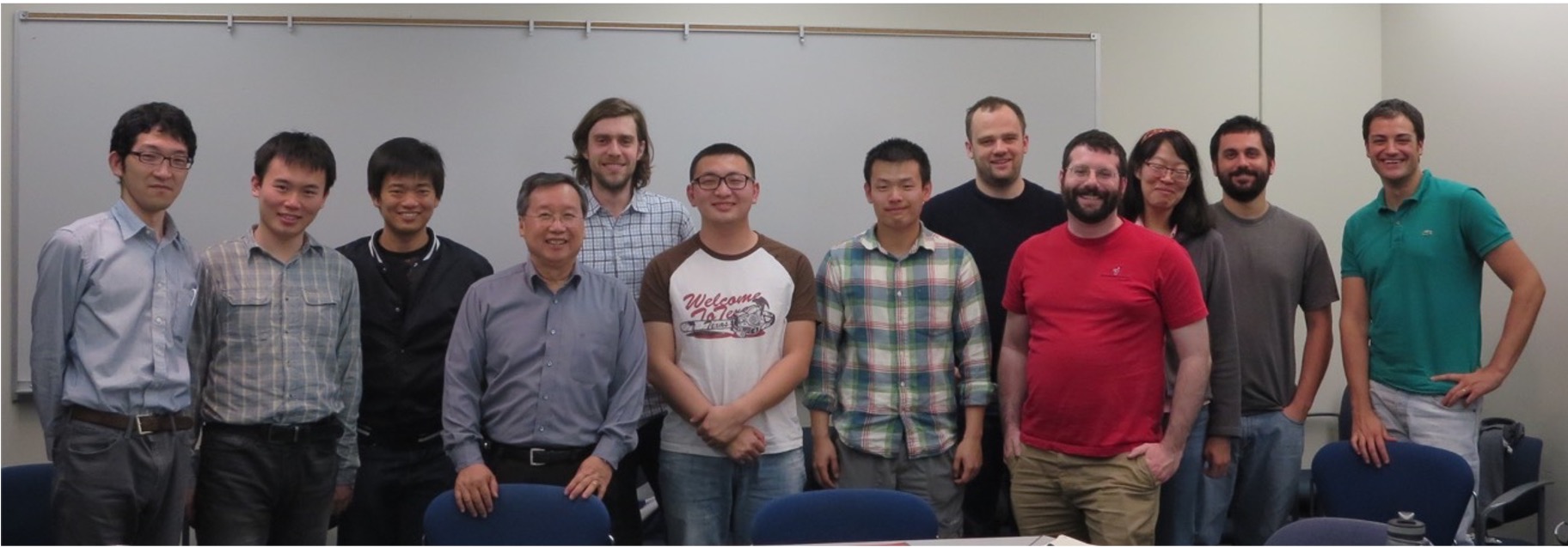 2015年に米国カリフォルニア大学バークレー校に短期滞在し、最先端の計算物質科学を学びました(左端:小野先生)。