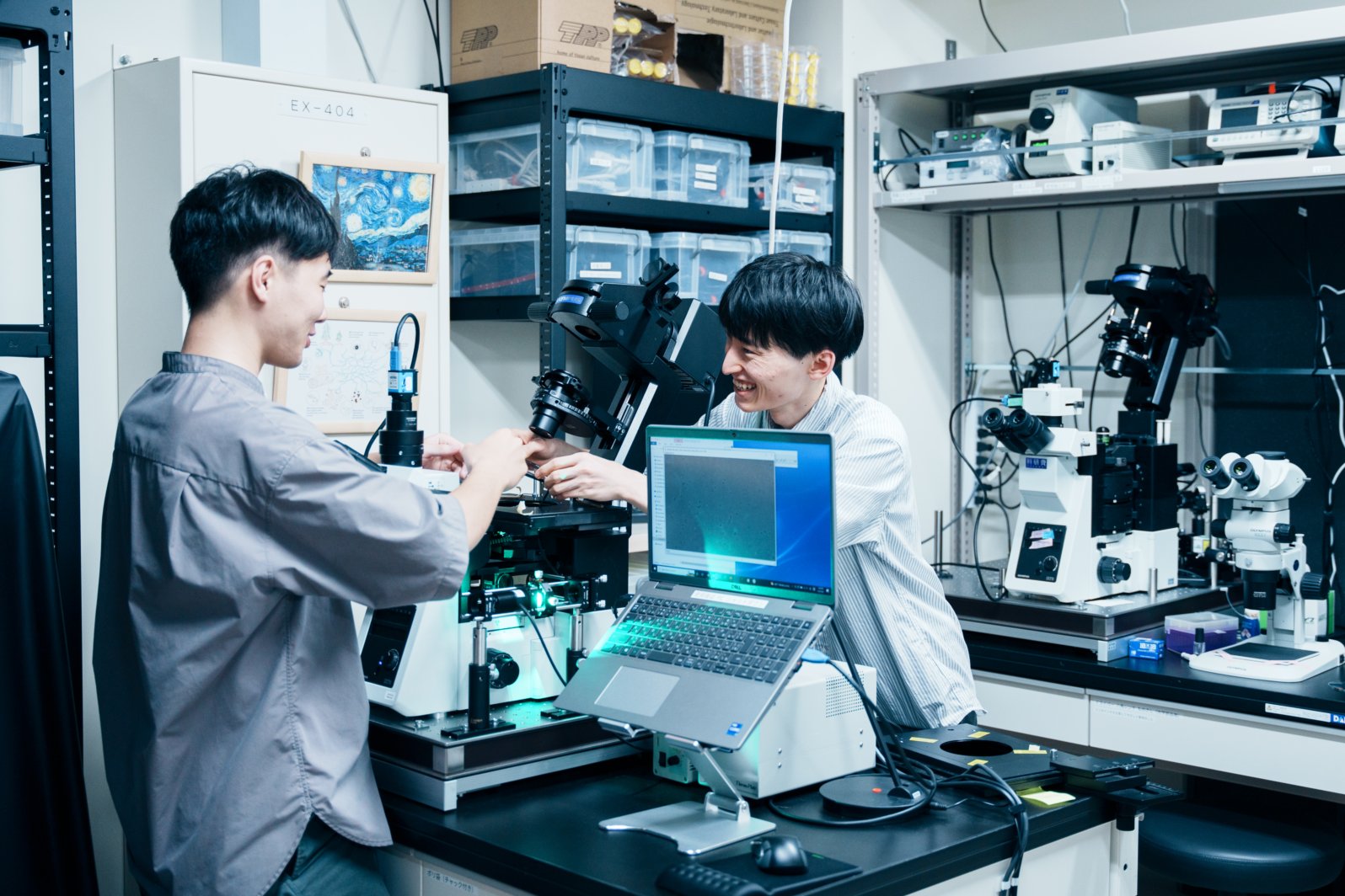 病気に関わる微生物を培養しています。