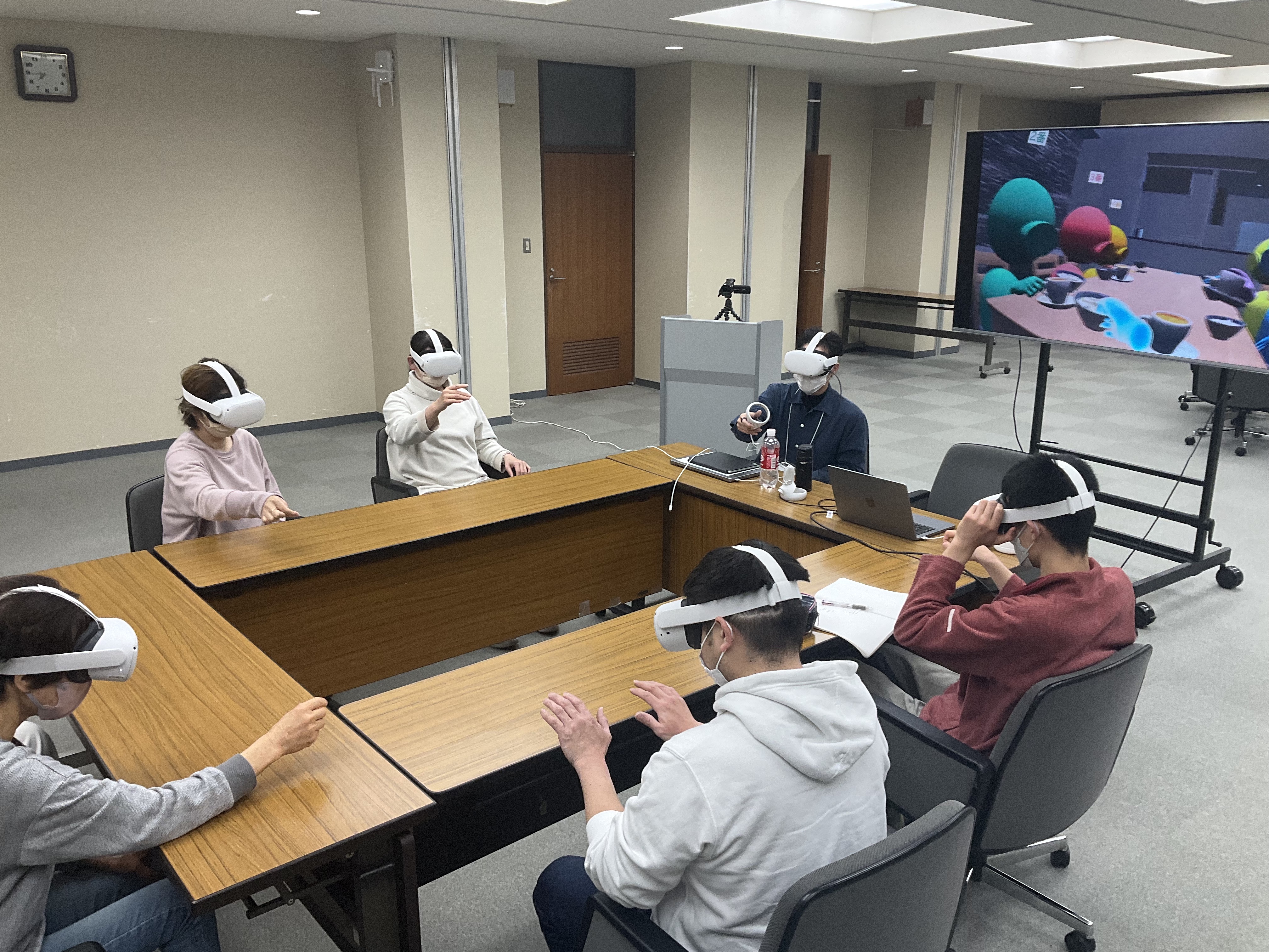 メタバースで実験をしている様子