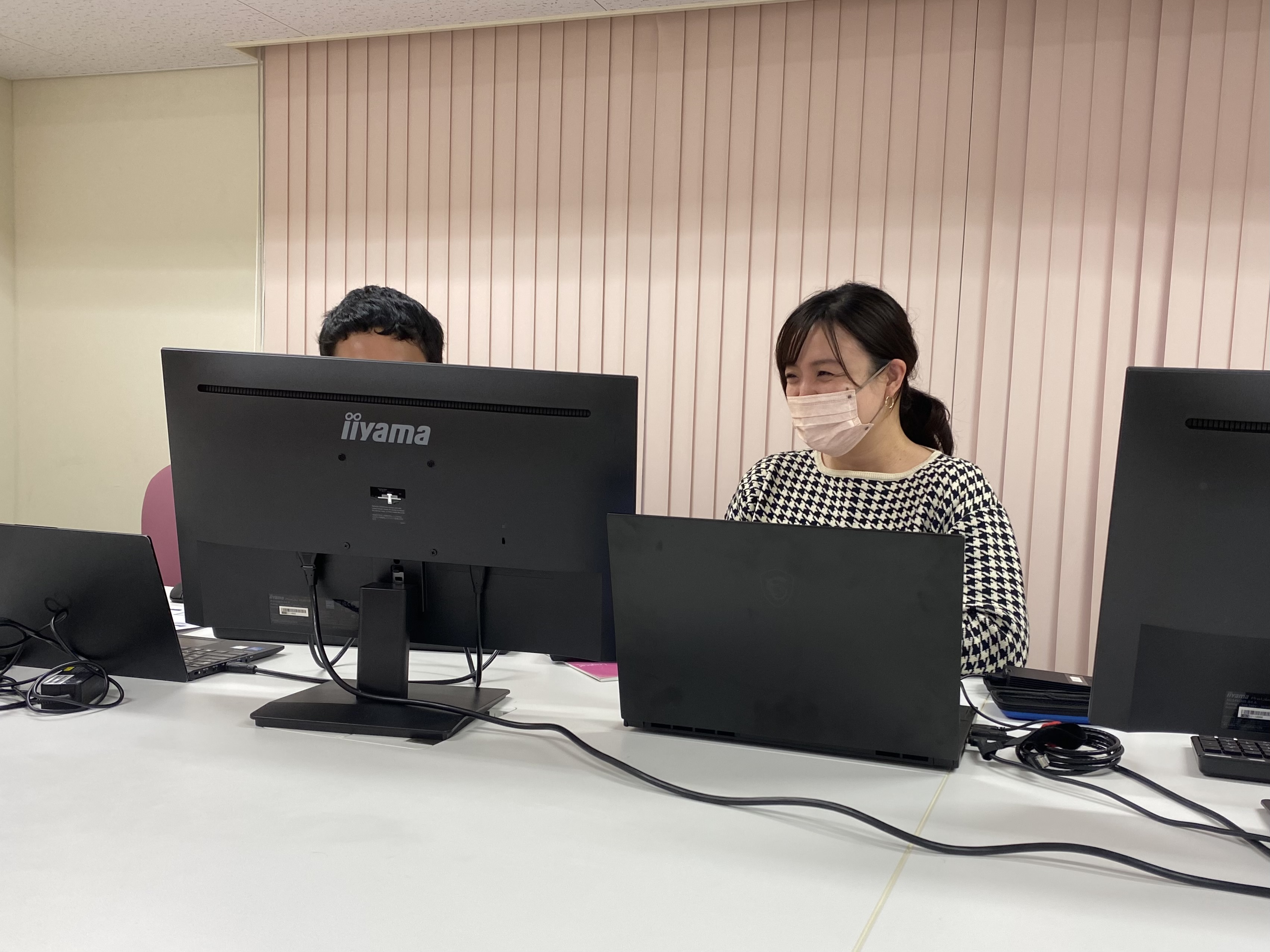 臨床現場で活用できる結果が得られるように、看護師としての視点を活かしながら試行錯誤しています。
