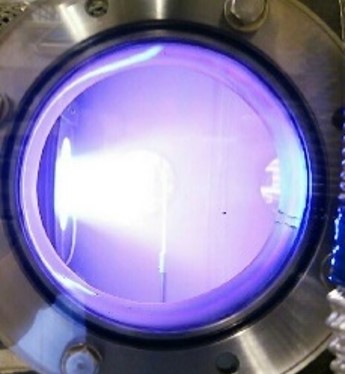 磁気ノズルプラズマ推進機の作動の様子