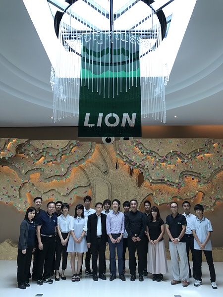 企業への事業提案も行っています。 これは、タイのLIONに事業提案をした時のものです。 英語でトップマネジメントに提案し、みんな疲れ果てていました。