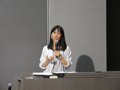 デジタルテクノロジーに関するシンポで話したときの様子