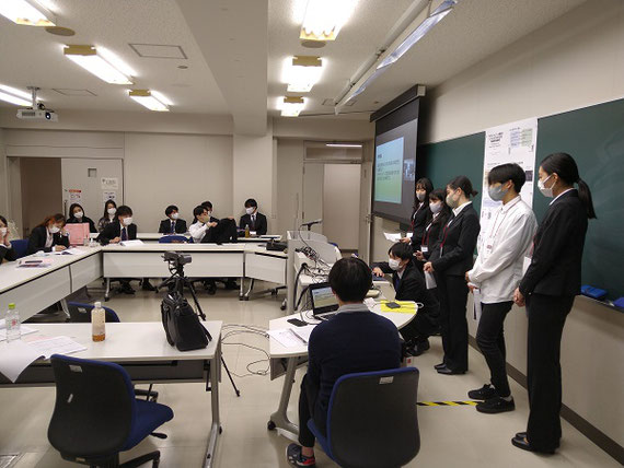 共同研究成果の発表会。コロナ禍のためオンライン同時配信も実施。2020年撮影。