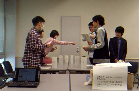 ゼミでの模擬取引の様子　(2017年)