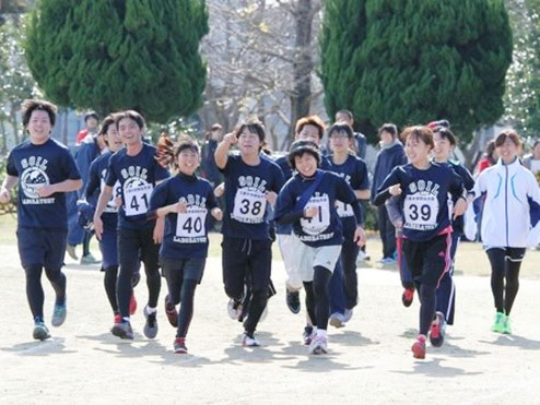 研究室揃いのTシャツ（SOIL）で駅伝大会に出場しました。