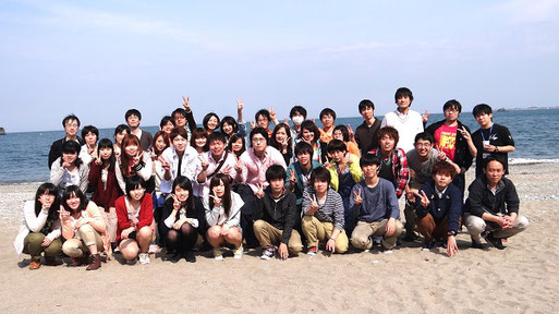 学生たちと大神子海岸にて